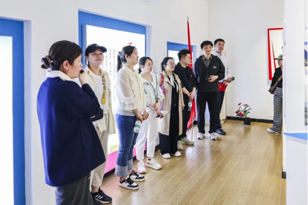 传承 红色 基因 践行 绿色 发展 电子商务 电子 商务学院 商务 学院 大地 地保 保险 共赴 生态园 生态 开展 主题 教育 活动